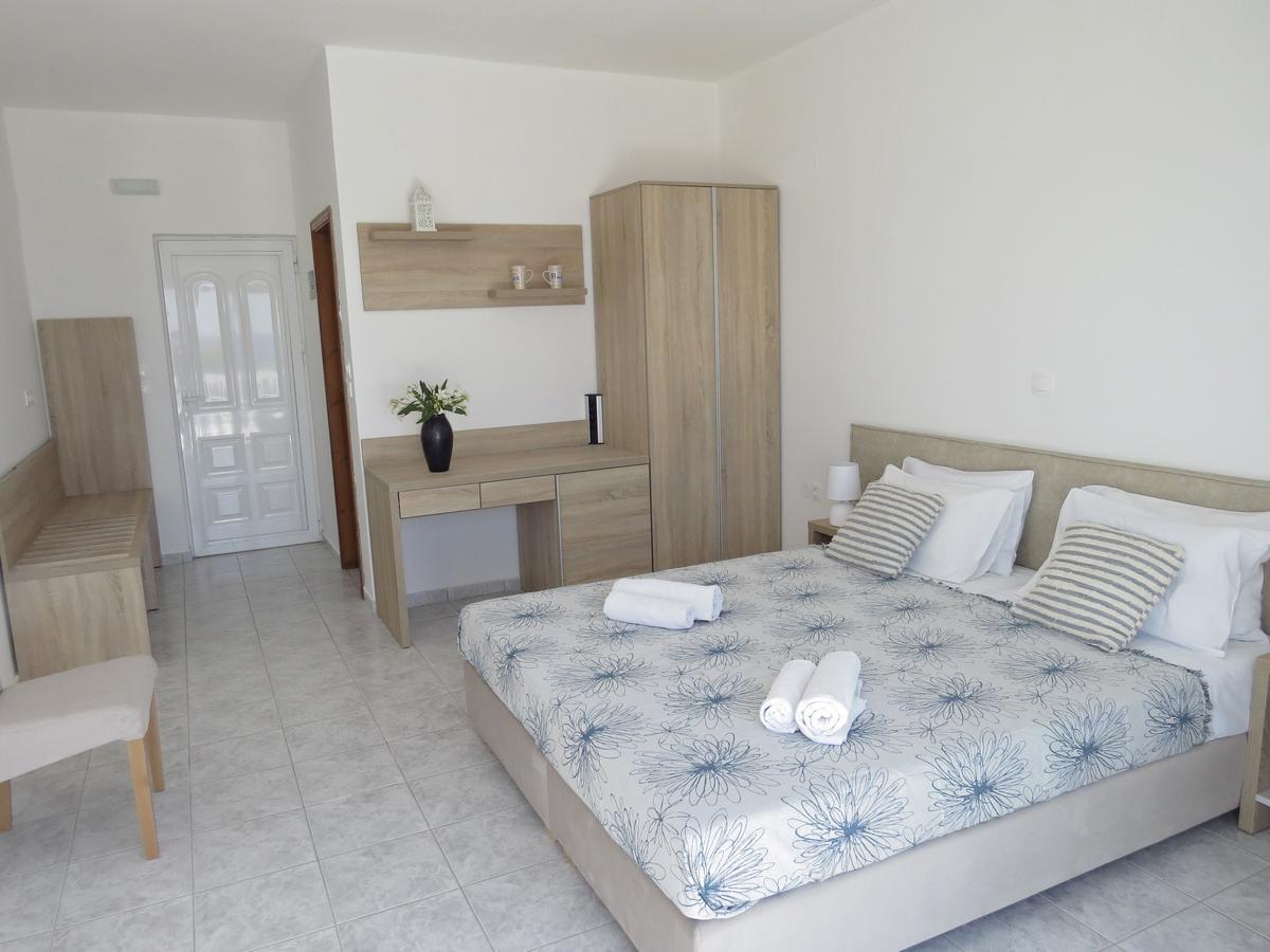 Loukas Beach Rooms Kiotari Exterior photo