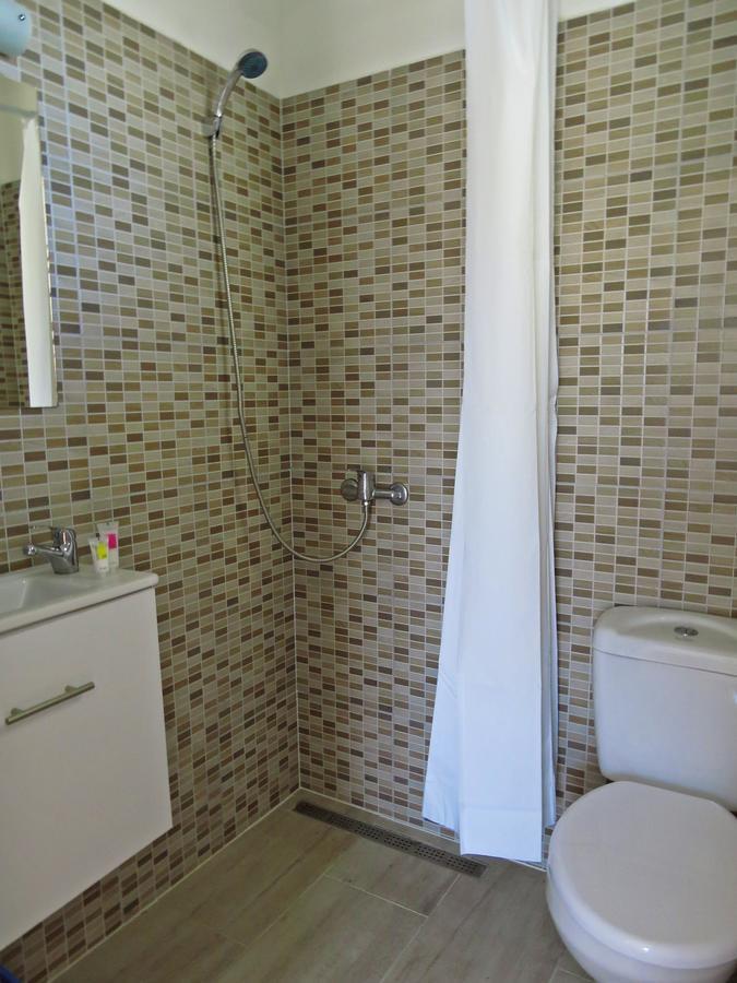 Loukas Beach Rooms Kiotari Exterior photo