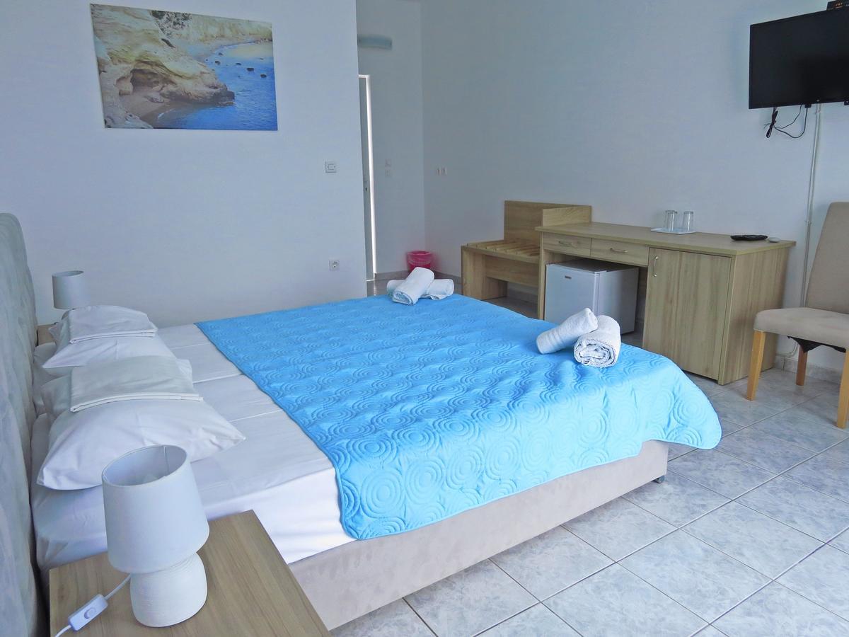 Loukas Beach Rooms Kiotari Exterior photo